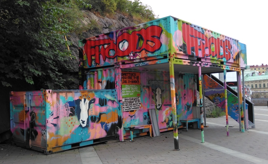 Container! (die stehen hier überall rum)